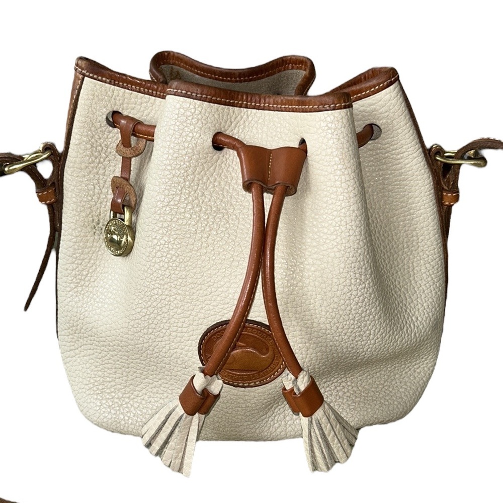 Vintage Dooney & Bourke 1980s Ivory Pebbled Leather Drawstring Bucket Bag - Picture 4 of 16